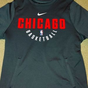 Nike size M Chicago Bulls dry fit sweater